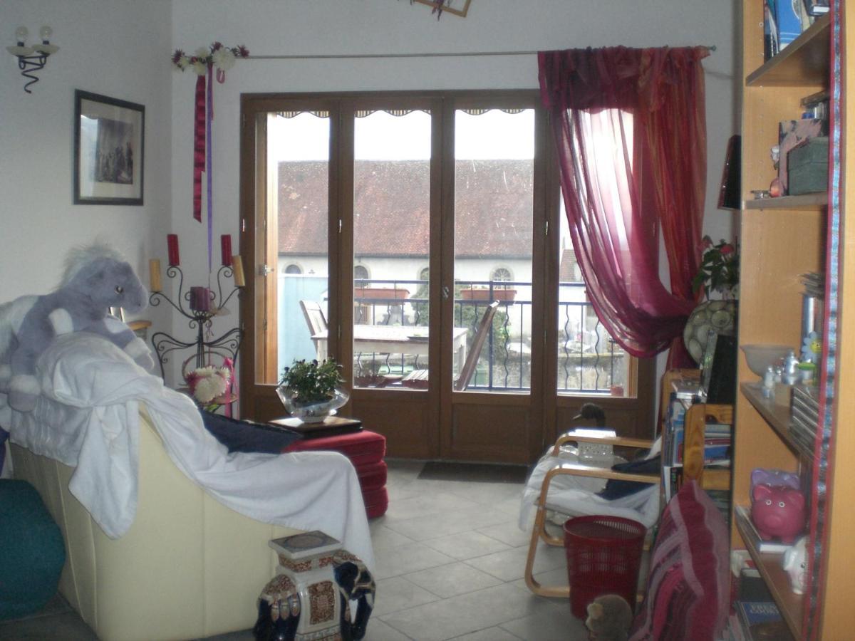 Chez Nous. B & B Bassy Exteriér fotografie
